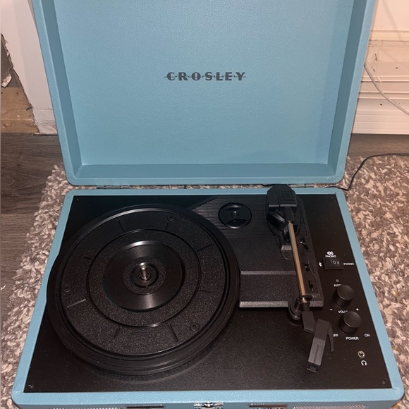 Crosley Cruiser Suitcase Record Player - Picture 3 of 3